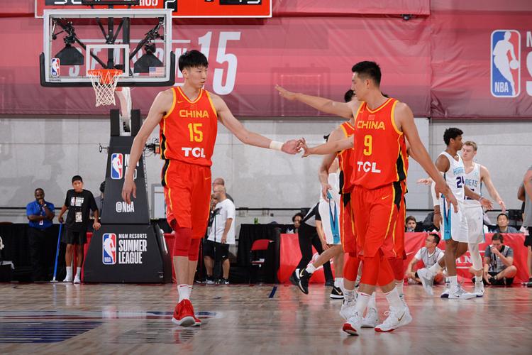 中国男篮在NBA夏季联赛首次赢球，还是在12年前易建联绝杀骑士，你如何评价「中国男篮惜败骑士比赛」 山泉水